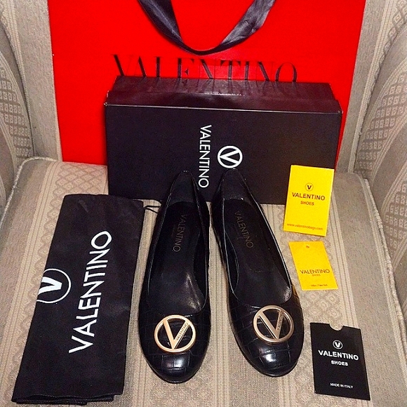 Valentino Shoes - NEW! Valentino Malva Croco Black Flats